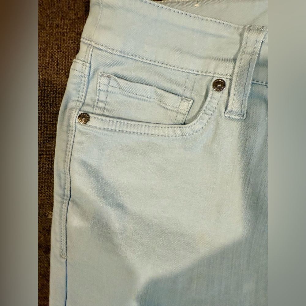 Tommy Bahama Jeans - Picture 6 of 11